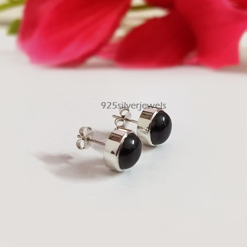 Round Studs Onyx Silver Earrings